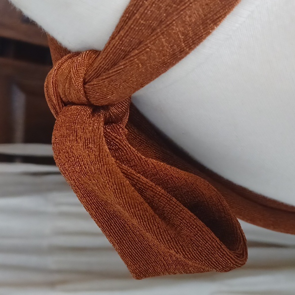 Halter top - Picture 7 of 9